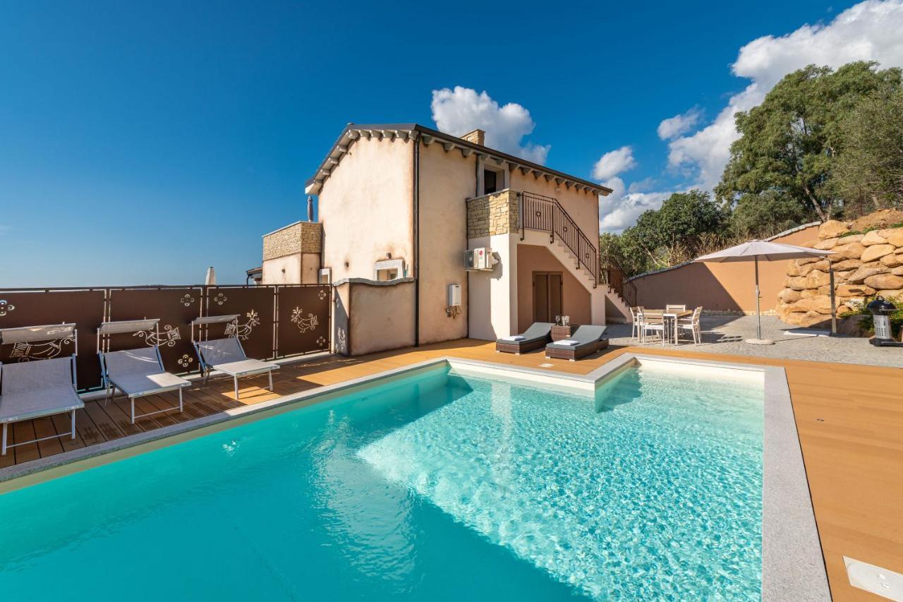 Villa Sa Rocca Junior & Suite Chia Eksteriør billede