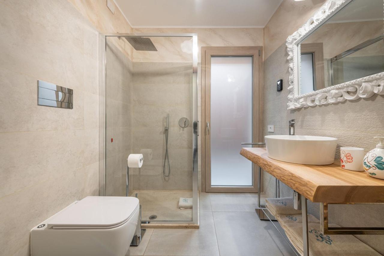 Villa Sa Rocca Junior & Suite Chia Eksteriør billede