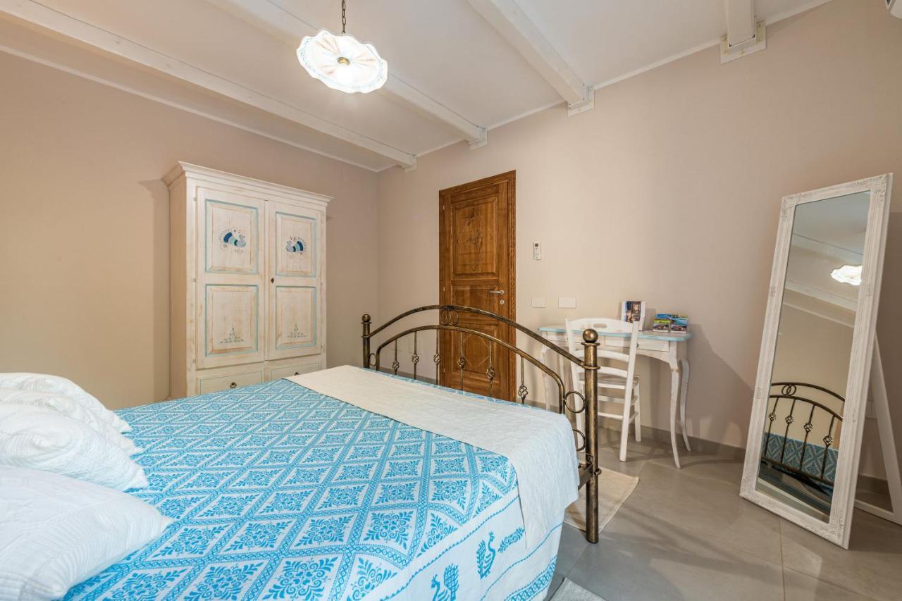 Villa Sa Rocca Junior & Suite Chia Eksteriør billede