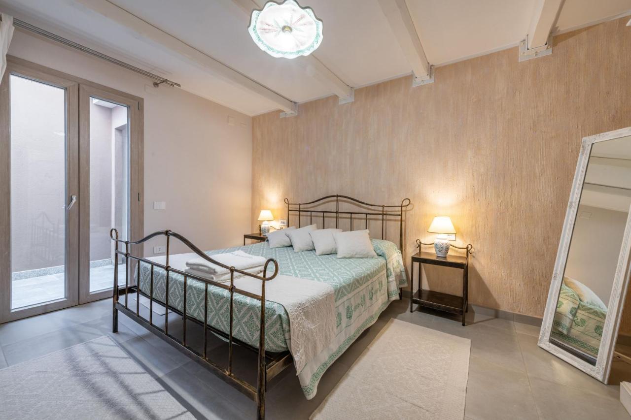 Villa Sa Rocca Junior & Suite Chia Eksteriør billede