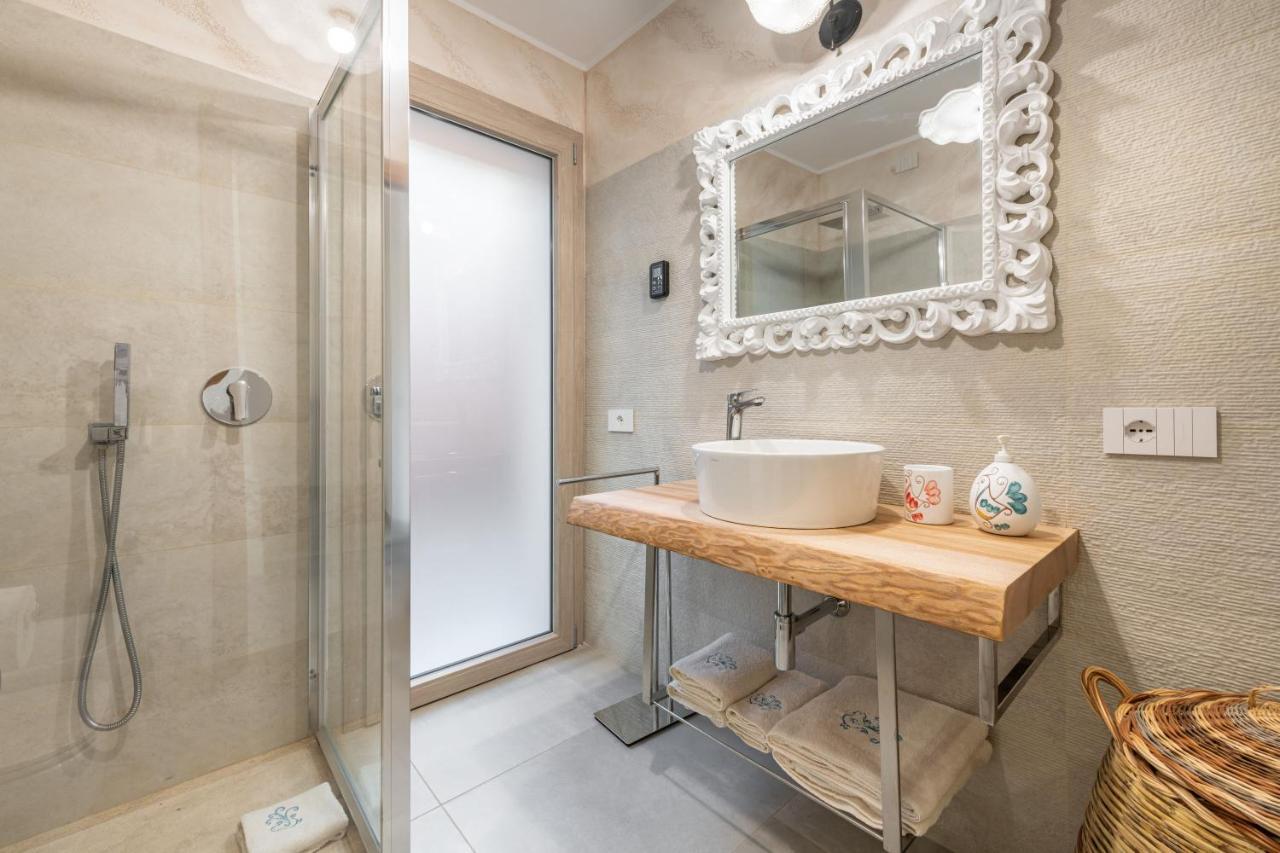 Villa Sa Rocca Junior & Suite Chia Eksteriør billede