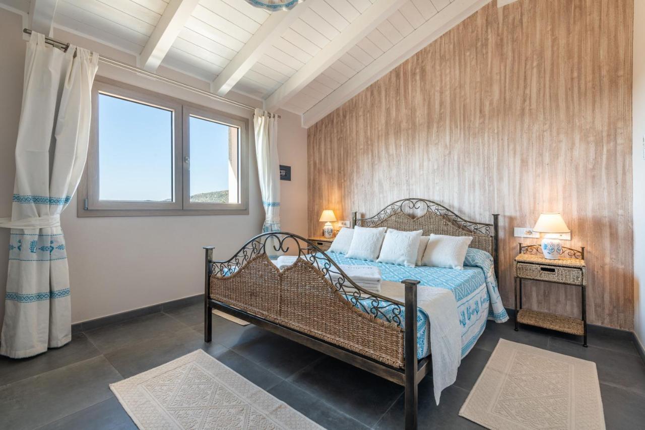 Villa Sa Rocca Junior & Suite Chia Eksteriør billede